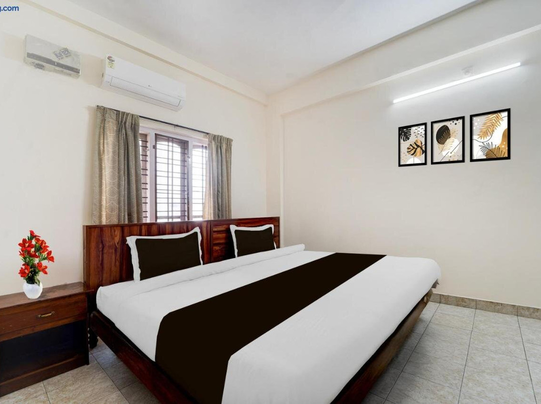 Hotel O Pathanamthitta Near Mahatma Gandhi Statue主图