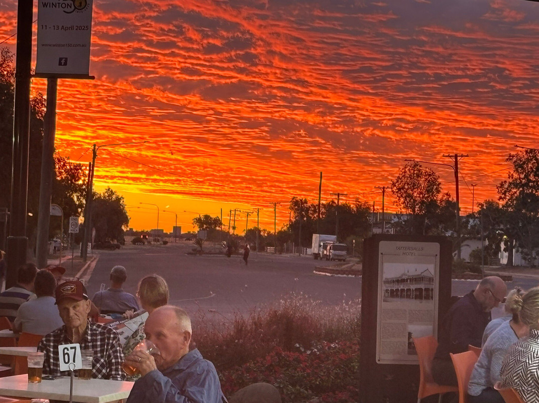 Tattersalls Hotel Van Park主图