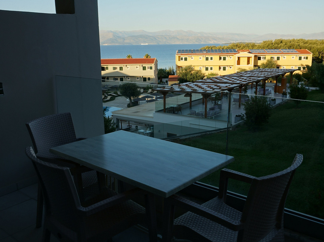 Robolla Beach Aparthotel主图