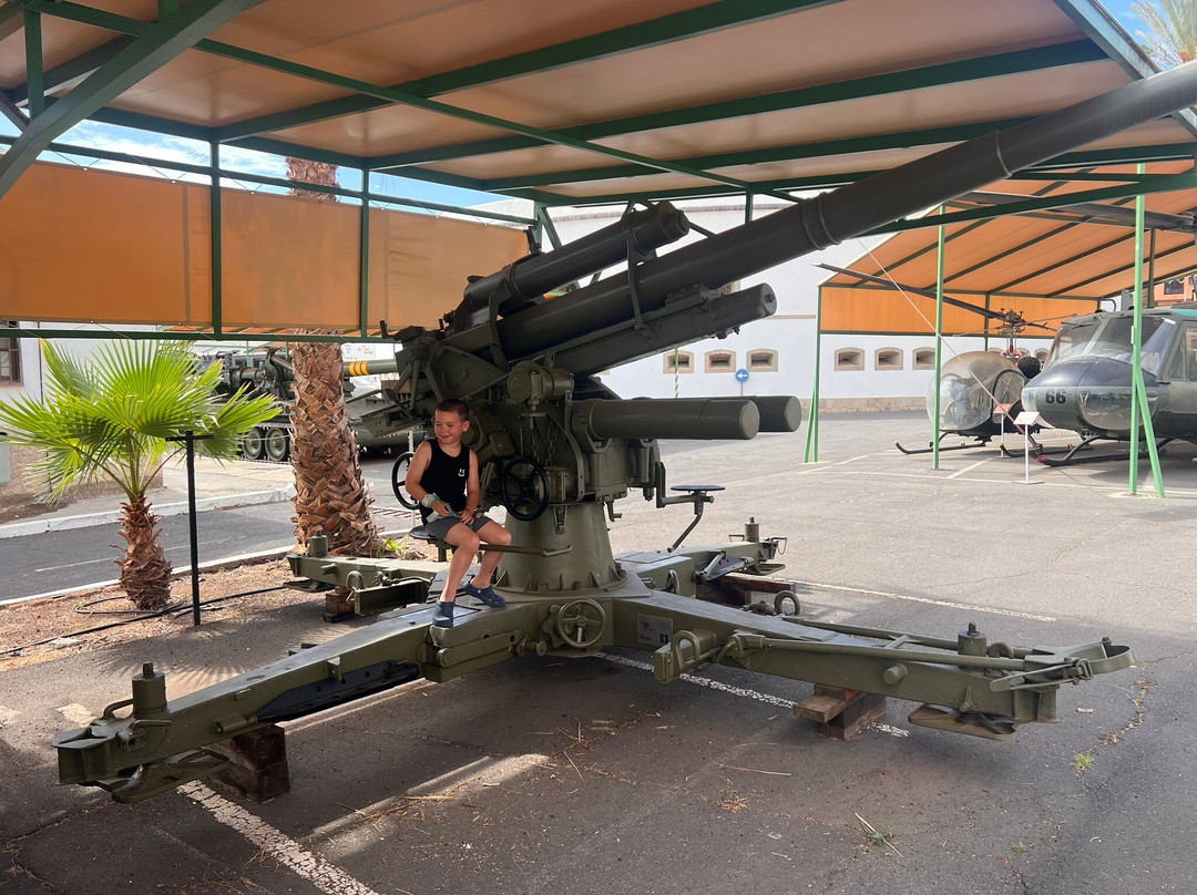 Museo Historico Militar de Canarias-圣克鲁斯-德特内里费必去景点