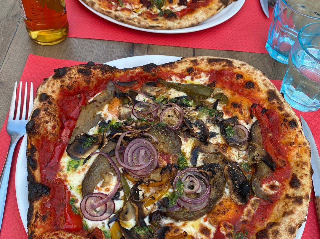 Pizza Di Famiglia