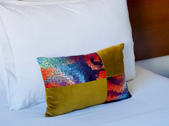 瑞博朗德酒店主图