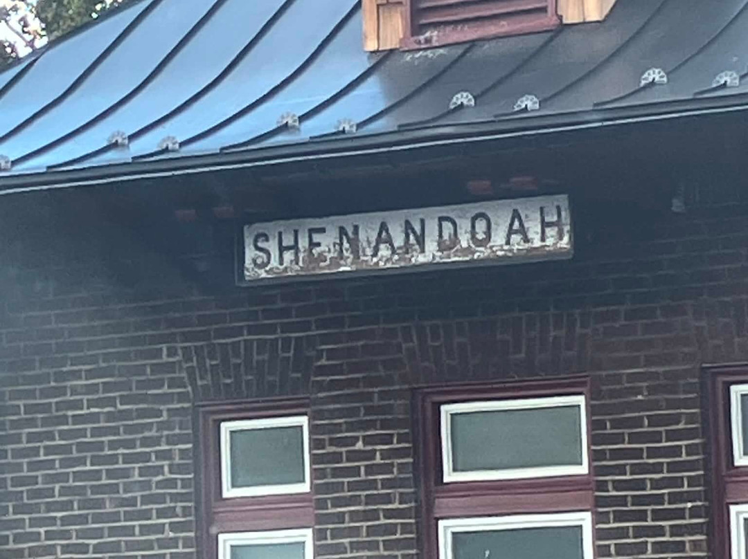 Suburban Studios Verona - Staunton North主图