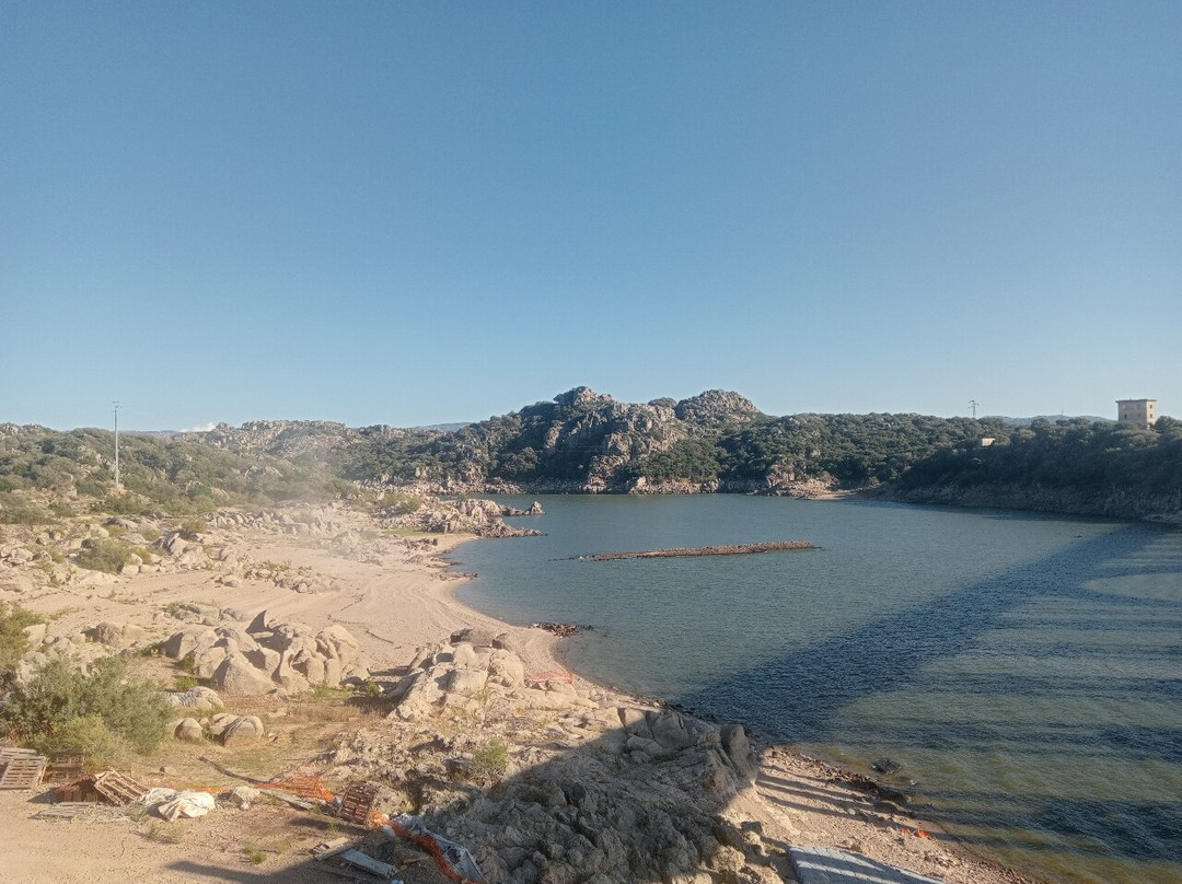Lago Coghinas-Oschiri必去景点