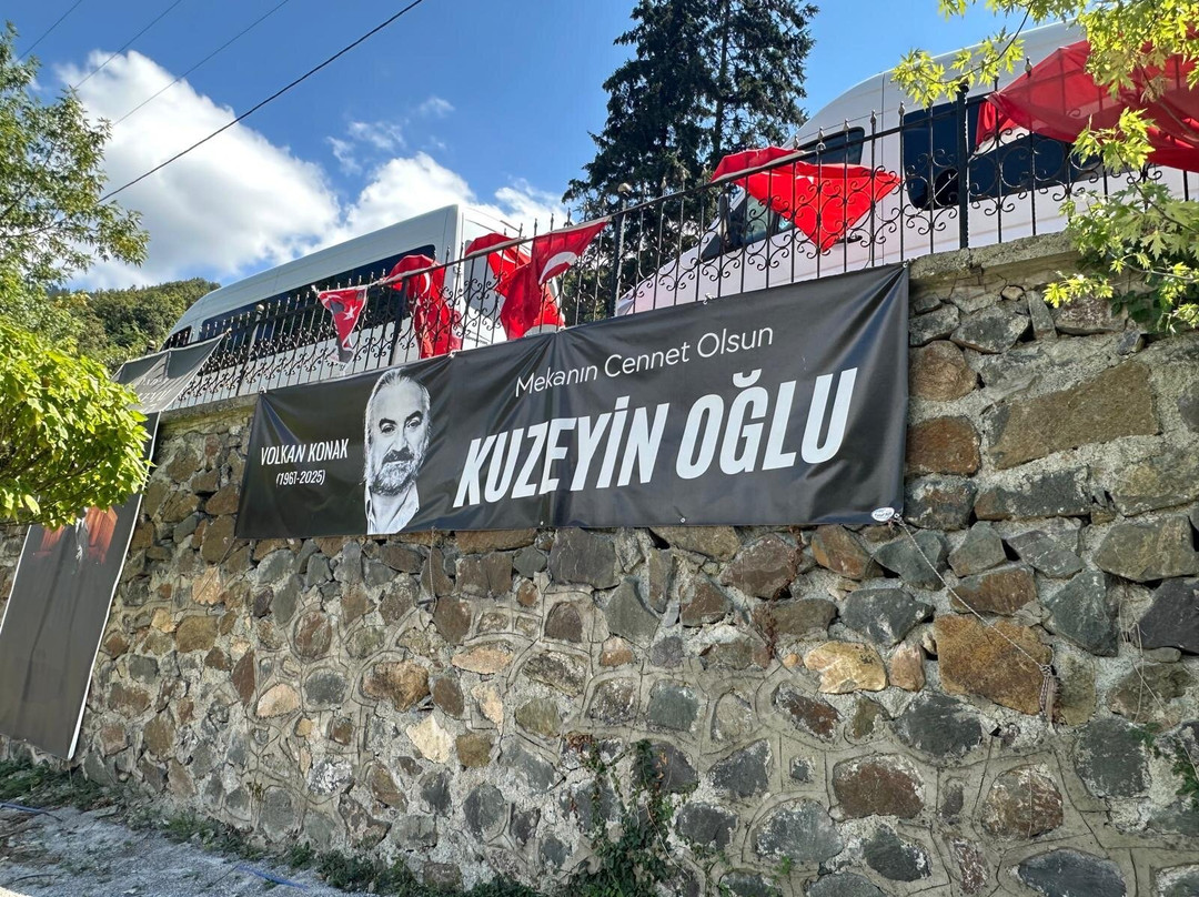 Konakogulları mezarlıgı
