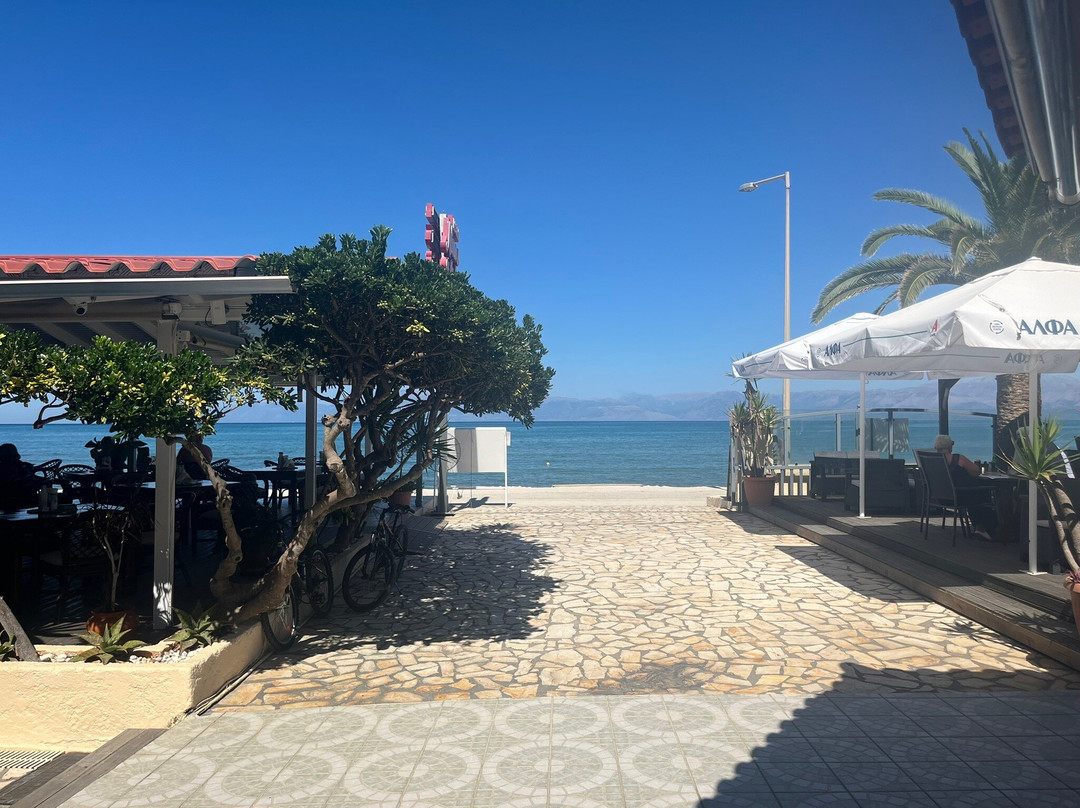 Ninos On The Beach Hotel主图