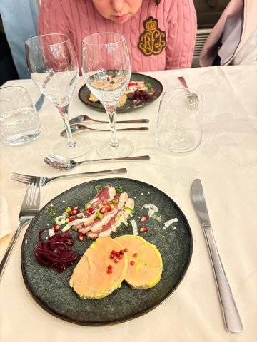 卡拉维尔罗吉斯酒店-官方