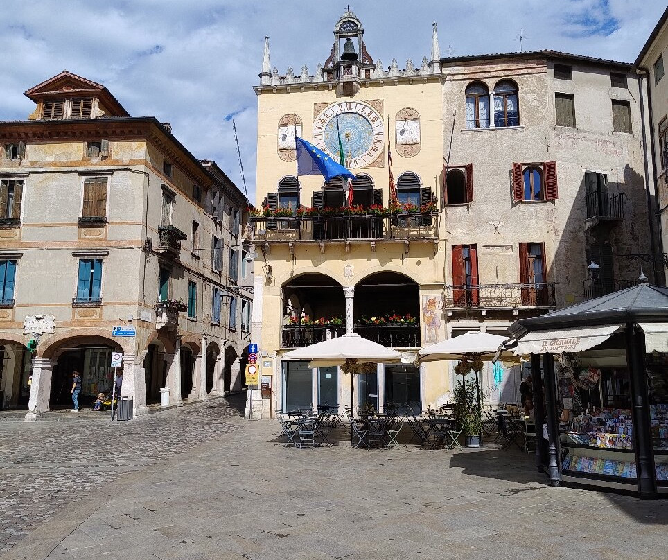 Piazza Libertà-巴萨诺－德尔格拉帕必去景点