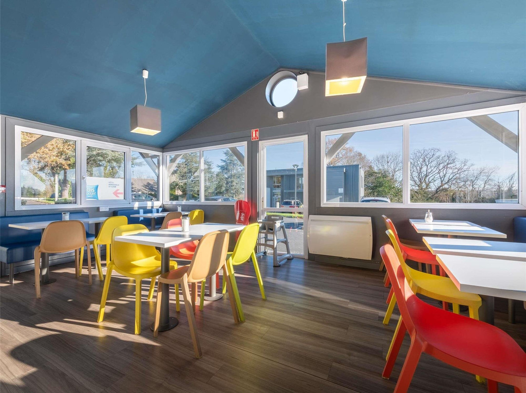 Giberville酒店住宿-宜必思快捷卡昂厄洛维勒酒店