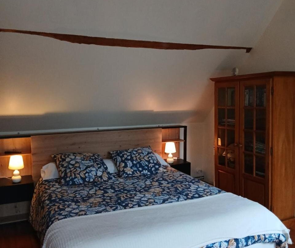 Les Trois Pommers主图