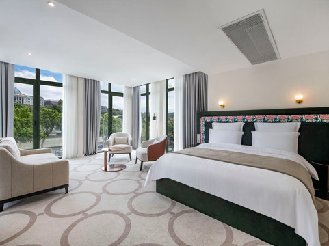 Ambassadori Tbilisi Hotel主图