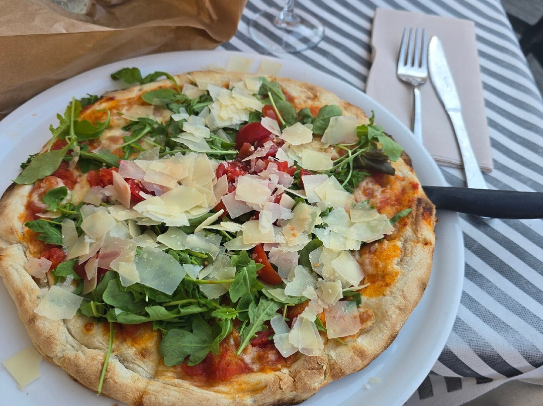 Piazza Anfiteatro-卢卡必去景点