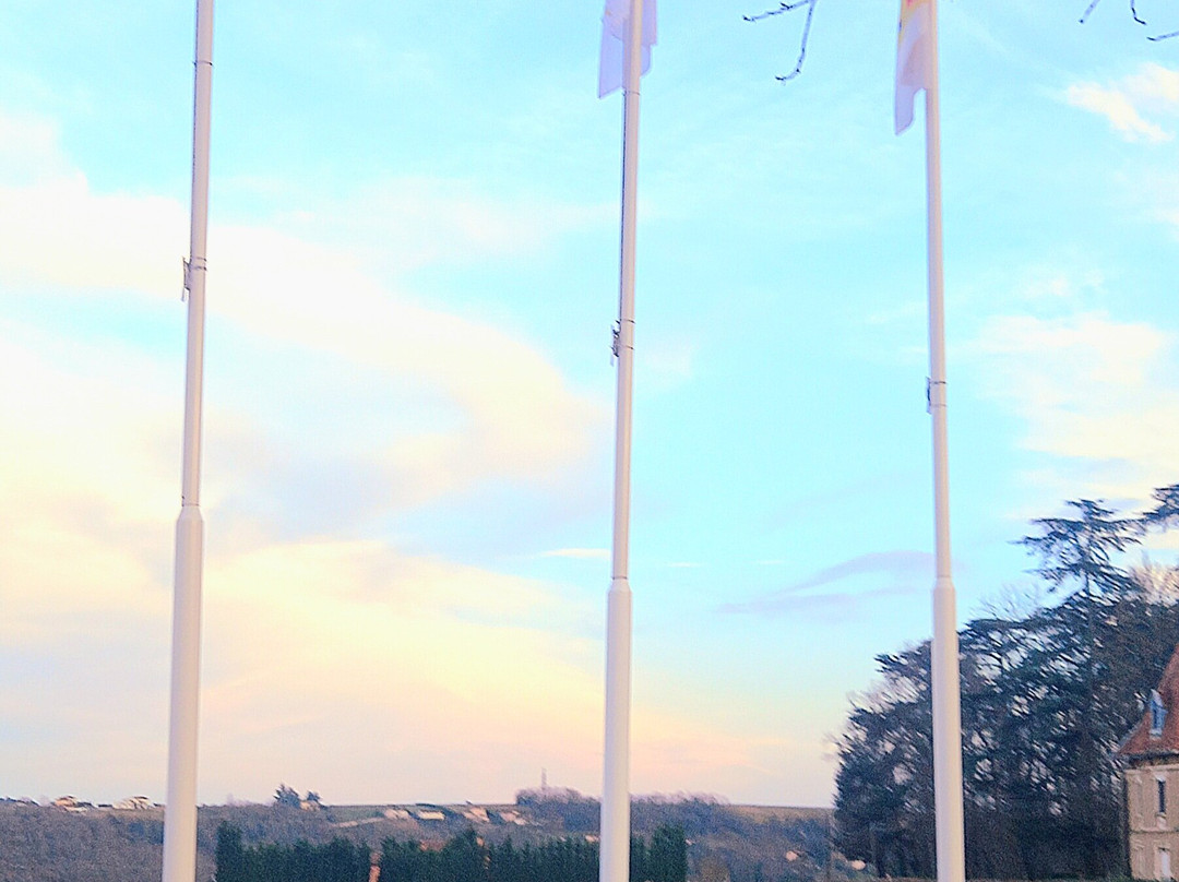 Socle de l'Alliance-Liergues必去景点