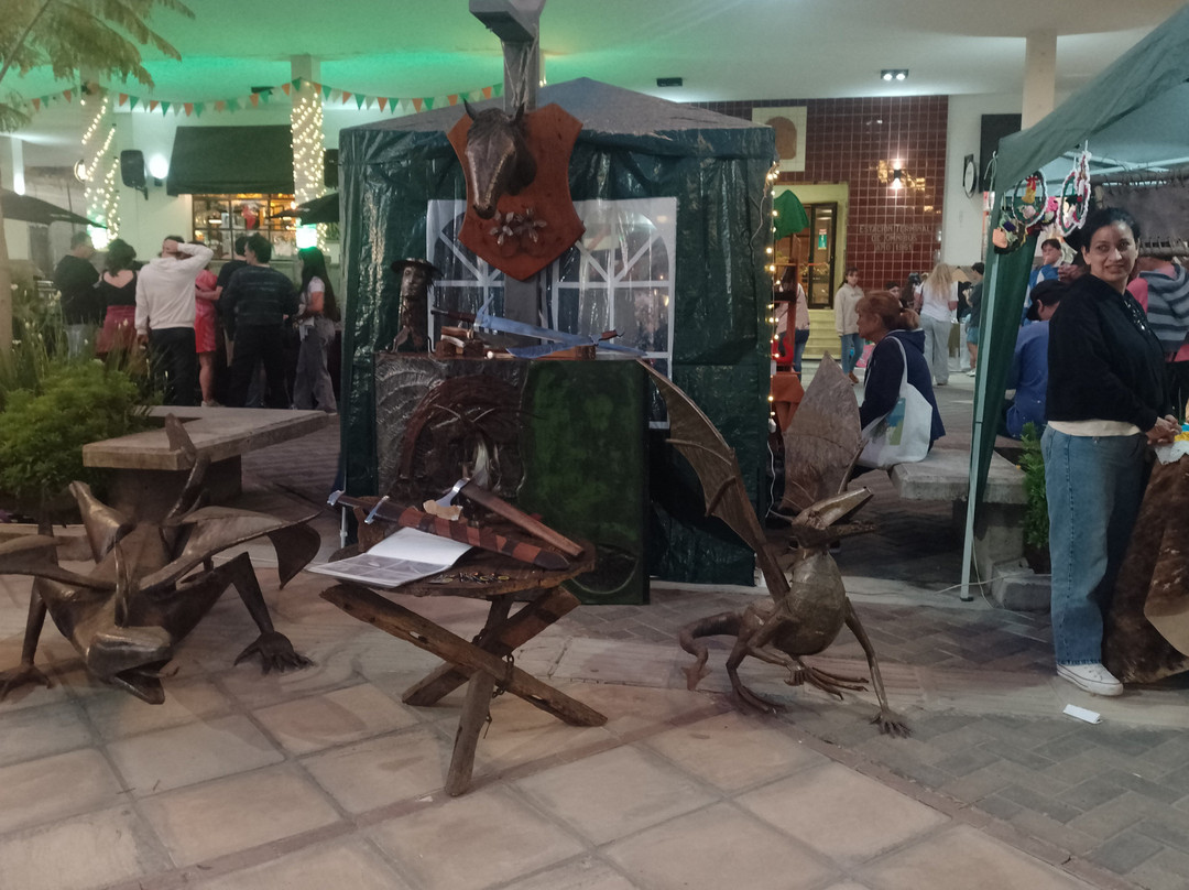 Paseo de Compras Antiguo Mercado y Vieja Terminal-瓜莱瓜伊丘必去景点