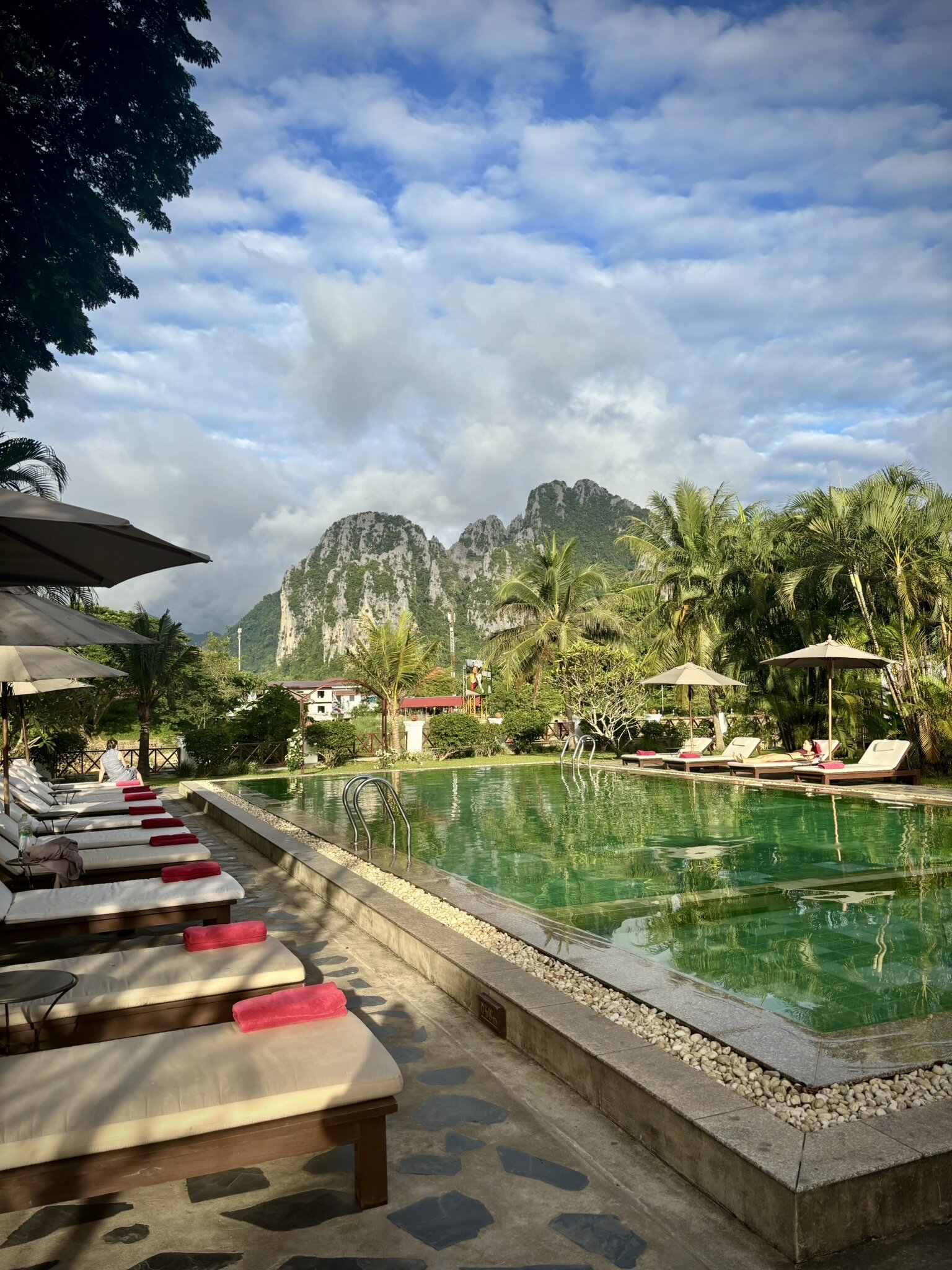 滨江精品度假村-官方