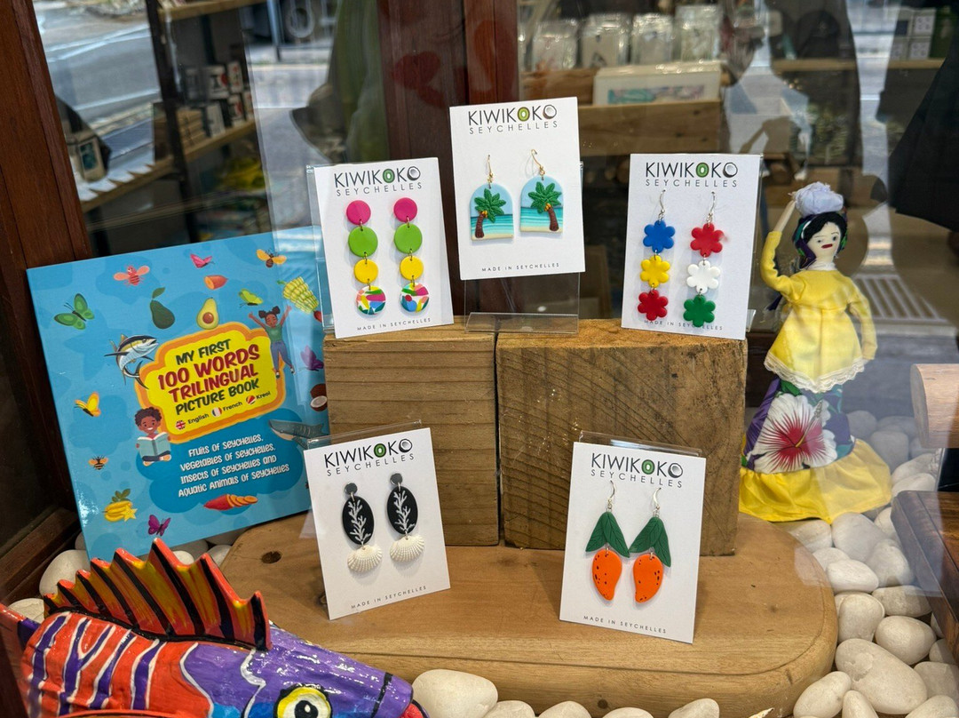 Koral Souvenir Boutique-博瓦隆必去景点