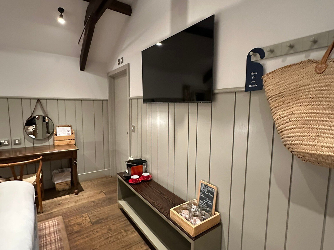 皇冠酒馆、餐厅及住宿宾馆主图