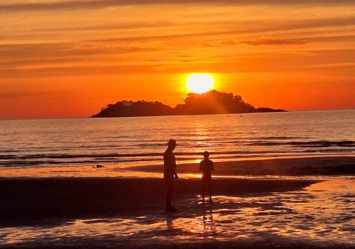 巴拉利海滩度假村-官方