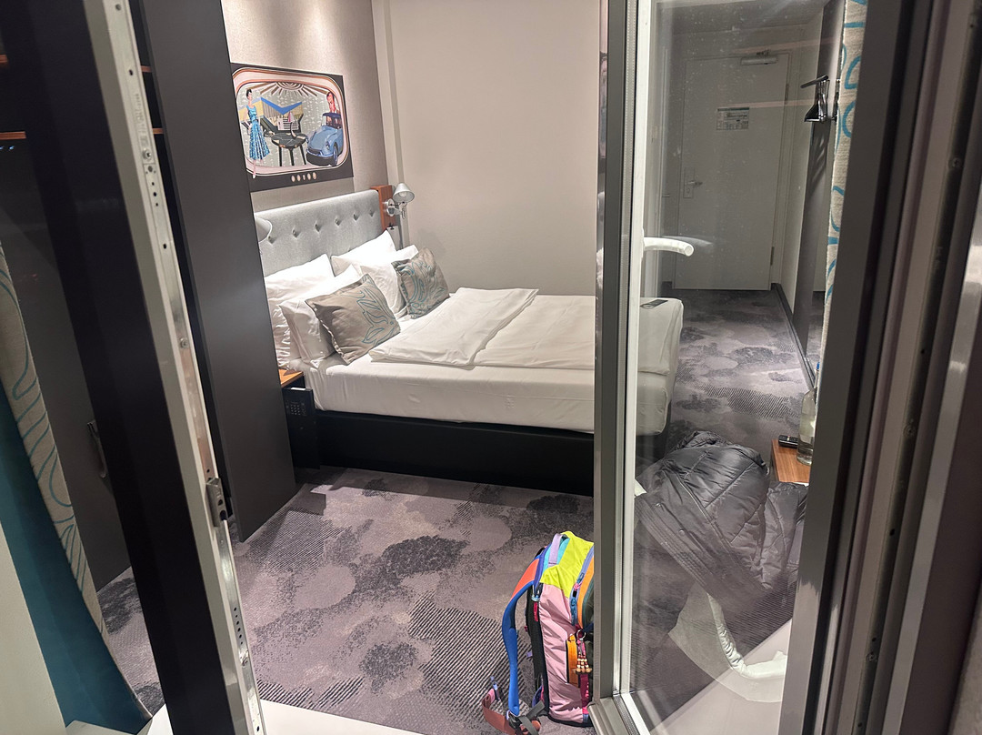 埃森1号汽车旅店主图