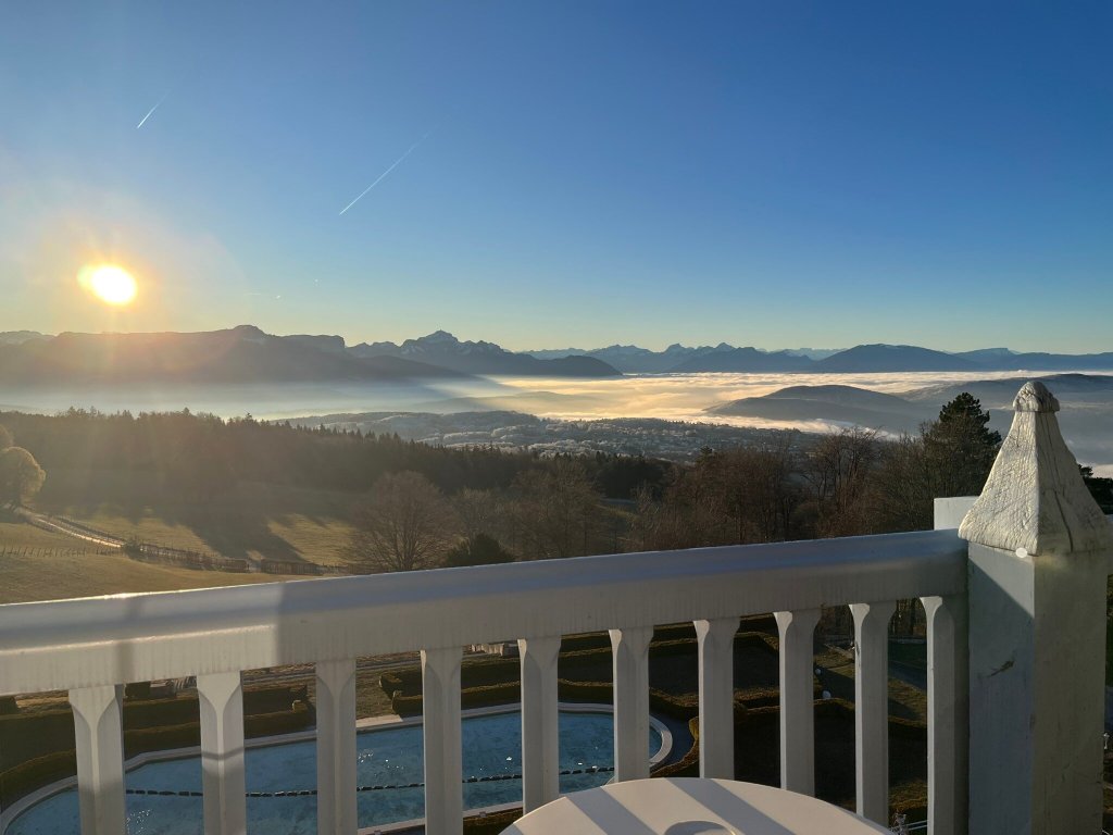 Château Des Avenières-官方