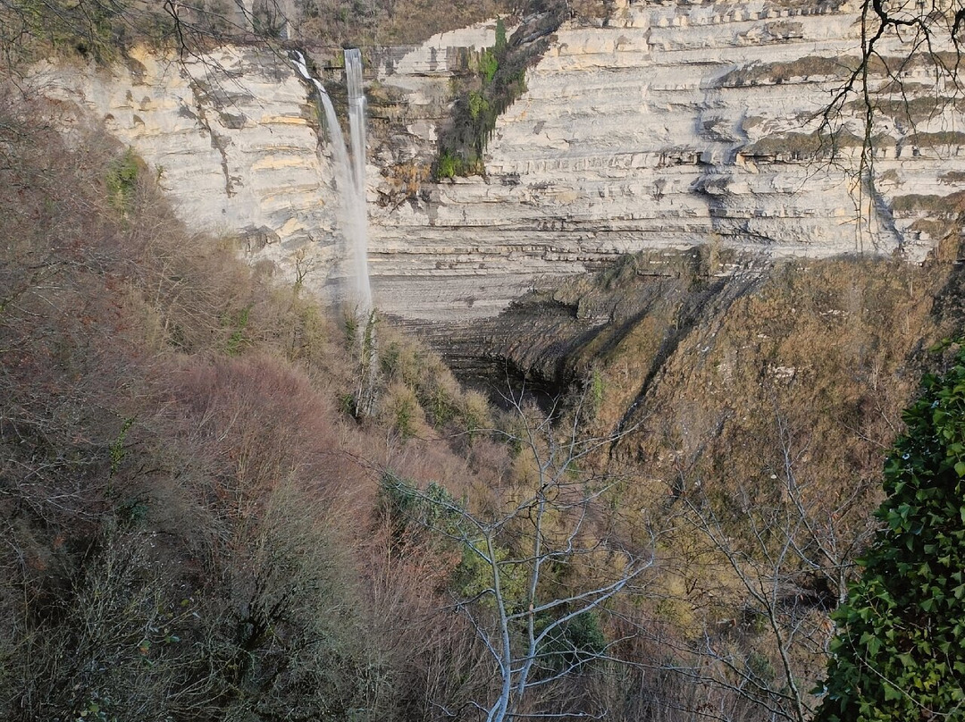 Cascada de Gujuli-Izarra必去景点