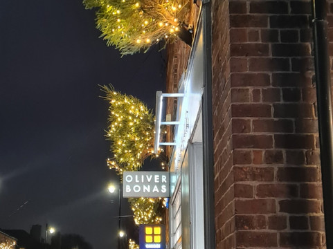 奥斯本酒店主图