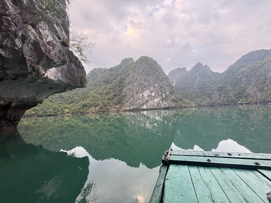 Elite of the Seas-下龙湾必去景点