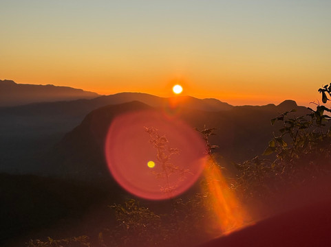R&KTours-奴娃拉伊利雅必去景点