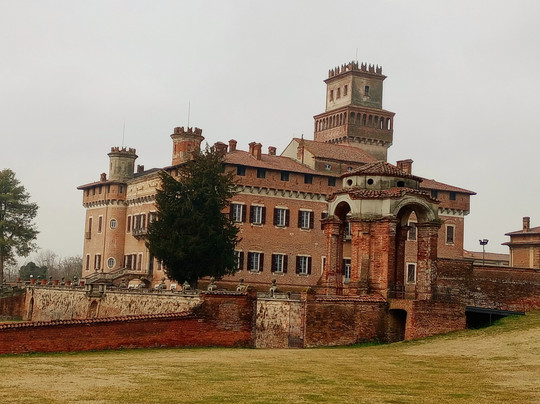 Castello Di Chignolo Po-Chignolo Po必去景点