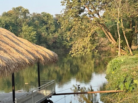 桂河光色度假酒店主图