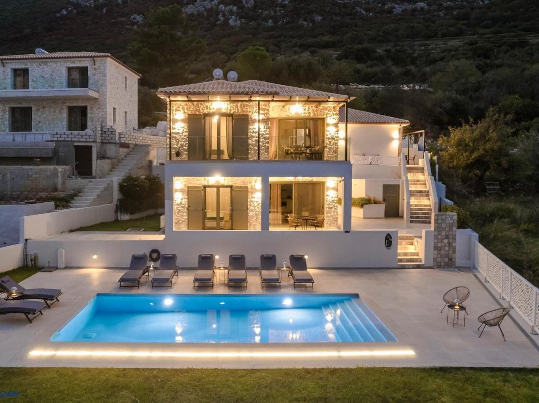 Azolaki Suites