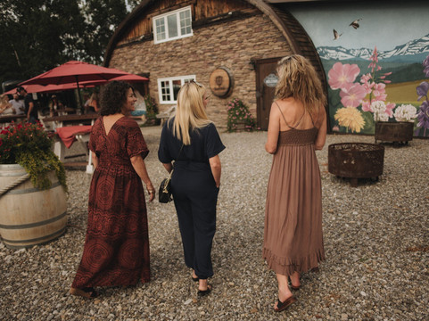 Spirit Hills Flower Winery-Millarville必去景点