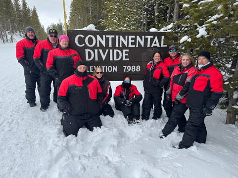 Old Faithful Snowmobile Tours - Day Tours-杰克逊必去景点