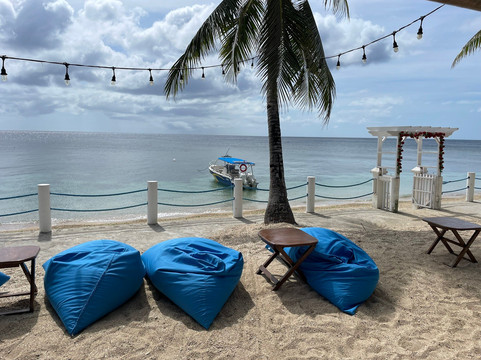 拉娜斯海滩度假村主图