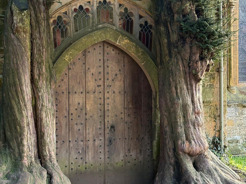 圣爱德华教堂-山地斯托必去景点