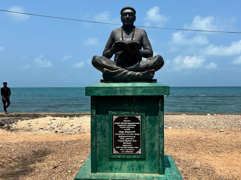 汀奈套房酒店主图