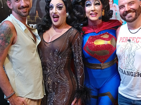 The Palm Cabaret and Bar-瓦拉塔港必去景点