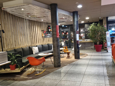 北里永克莱蒙费朗宜必思酒店主图