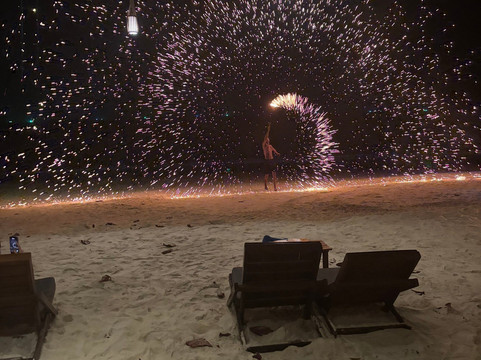 Reef Bar & Restaurant