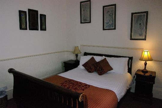 埃姆斯伯里酒店住宿-费尔劳恩别墅酒店