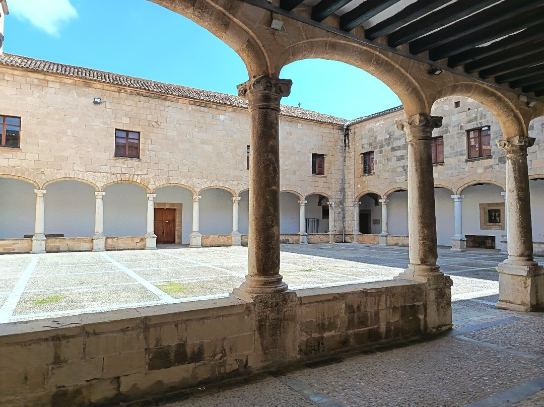 Claustro y convento de santo Domingo-Pollenca必去景点
