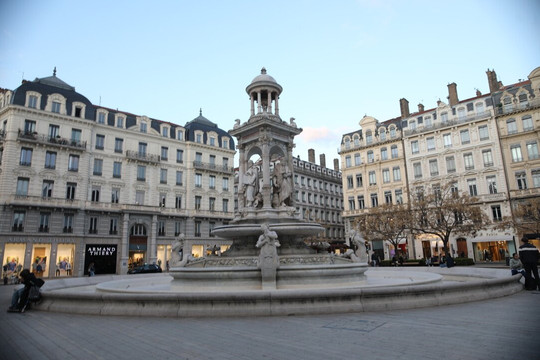 La Place des Jacobins-里昂必去景点