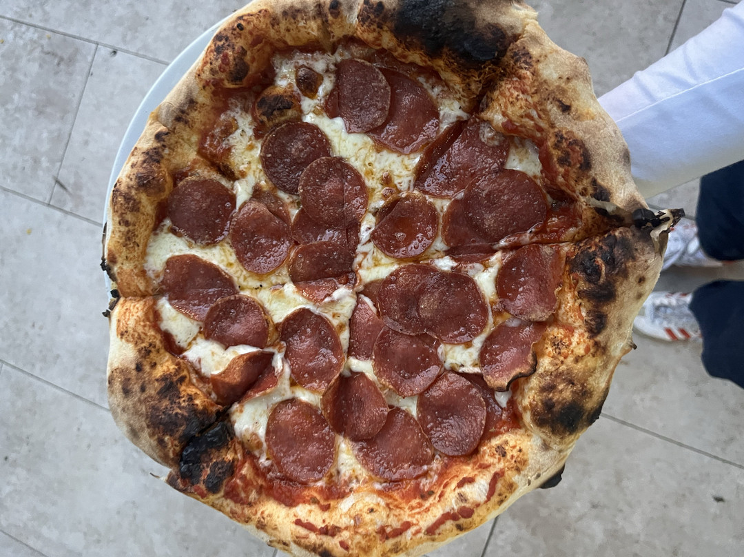 Don Danilo’s Pizza to go
