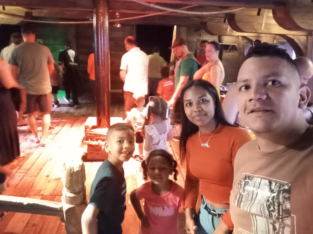 Aventura Pirata-康泊琉海水浴场必去景点