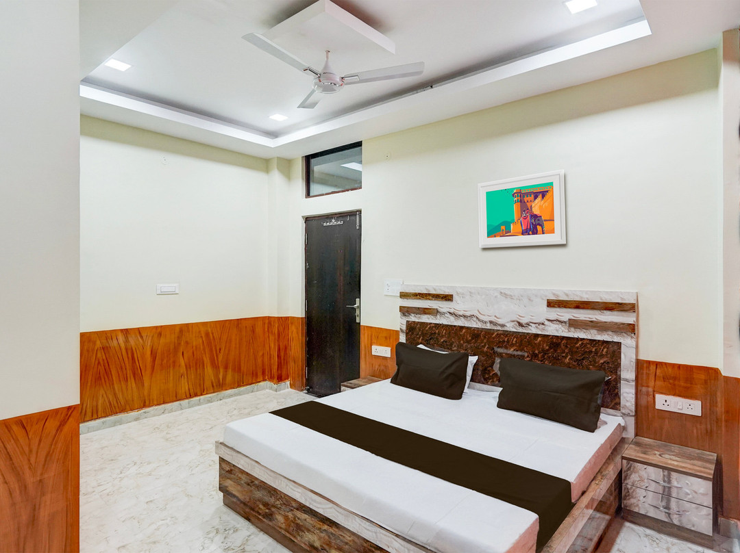 Hotel O Jewar Gold