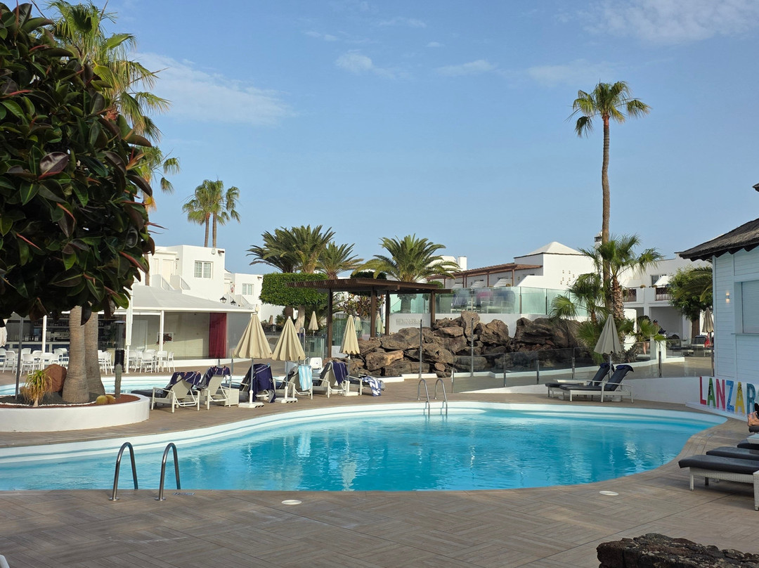 H10怀特精品套房酒店-仅限成人主图