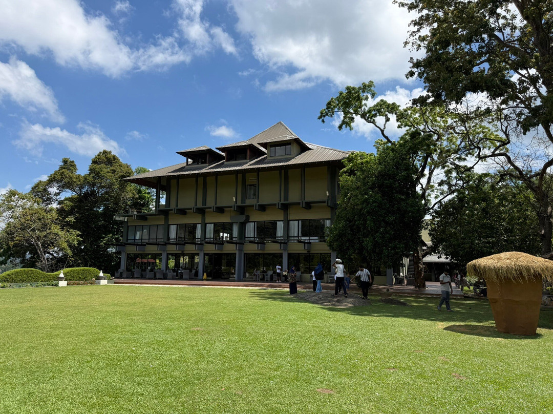 伯爵摄政酒店主图