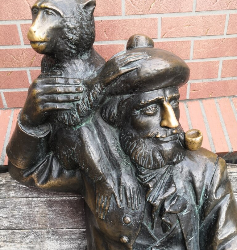 Moryak s Obezyankoi Sculpture-加里宁格勒必去景点