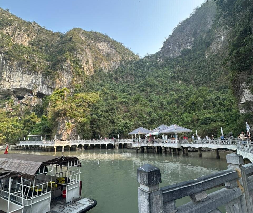 Catherine Cruises-下龙湾必去景点