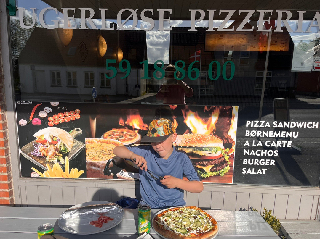 Ugerlose Pizzeria